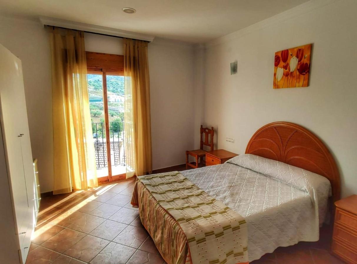 Casa Amplia Con Terraza En La Vinuela Villa Ngoại thất bức ảnh