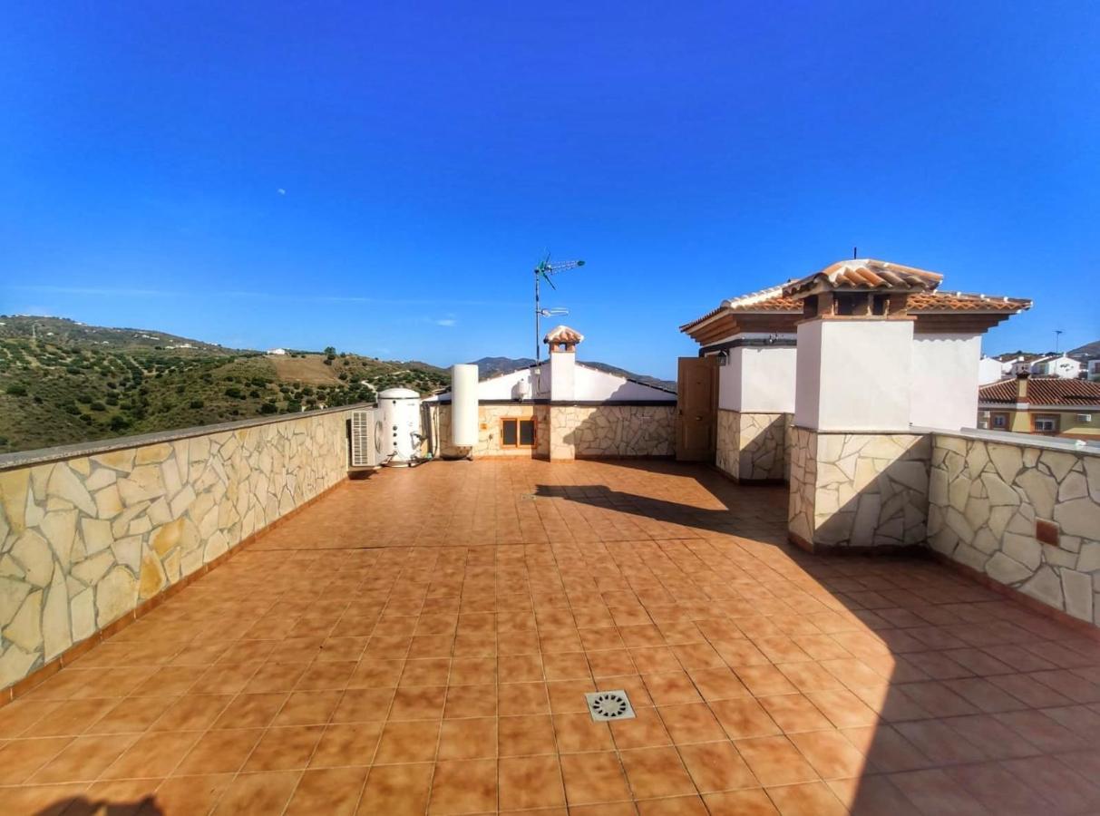 Casa Amplia Con Terraza En La Vinuela Villa Ngoại thất bức ảnh